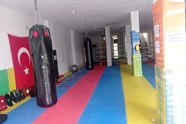 KAHRAMAN ARENA SPOR SALONU AFŞİN - Resim 2