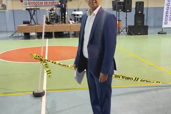 Adnan Menderes Kapalı Spor Salonu - Resim 8