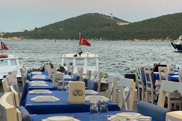 Defne Yaprağı Restaurant - Burgazada - Resim 5