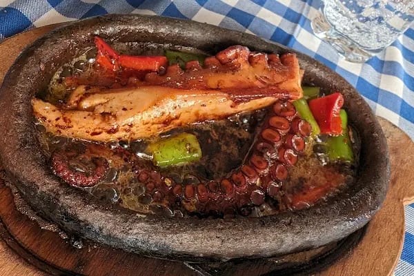 Defne Yaprağı Restaurant - Burgazada - Resim 15