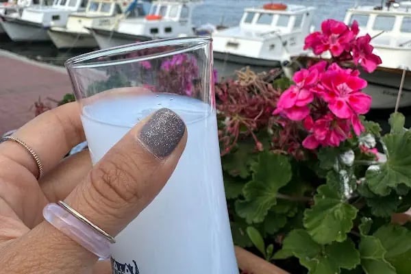 Defne Yaprağı Restaurant - Burgazada - Resim 6