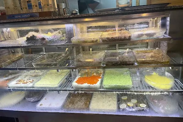 Defne Yaprağı Restaurant - Burgazada - Resim 9