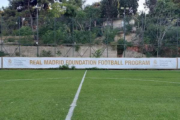 Football Field - Resim 13