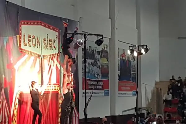 Çayırova Kapalı Spor Salonu - Resim 5