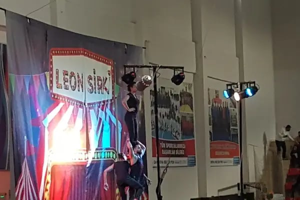 Çayırova Kapalı Spor Salonu - Resim 16