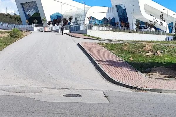 Çayırova Kapalı Spor Salonu - Resim 3
