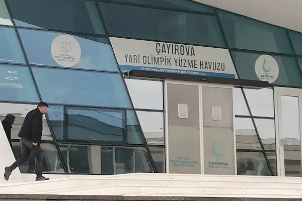 Çayırova Kapalı Spor Salonu - Resim 13