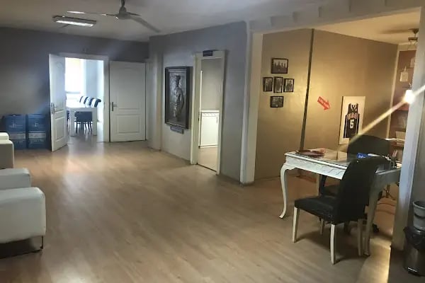 American LIFE Şişli - Resim 11