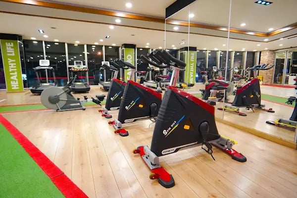 BR SPORTS CENTER - Resim 12
