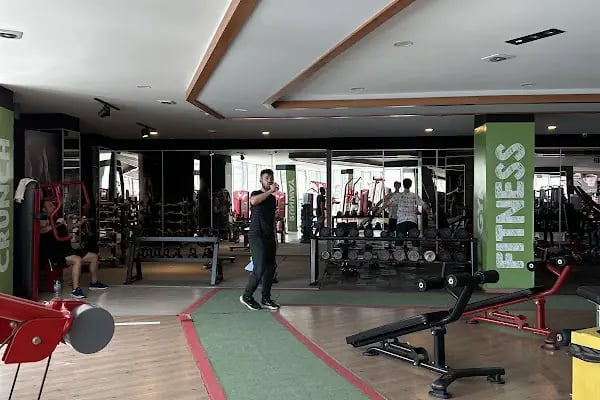 BR SPORTS CENTER - Resim 9