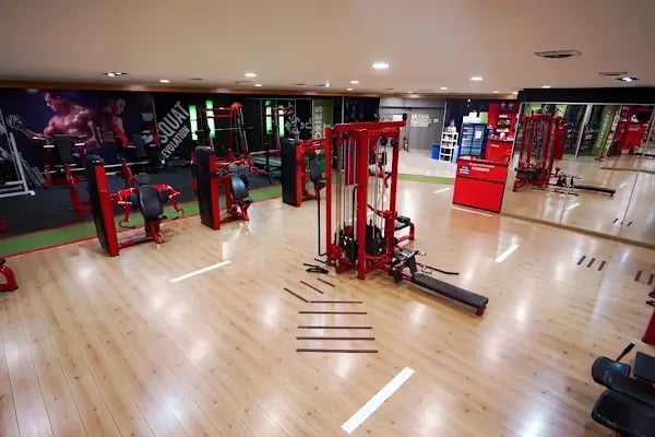 BR SPORTS CENTER - Resim 13