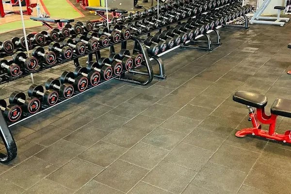BR SPORTS CENTER - Resim 2