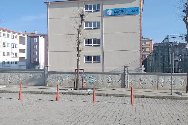 Metin Seçkin Ortaokulu - Resim 4