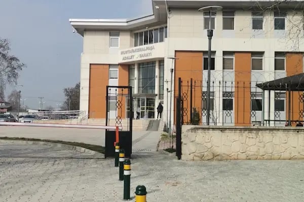Mustafakemalpaşa Adliyesi - Resim 2