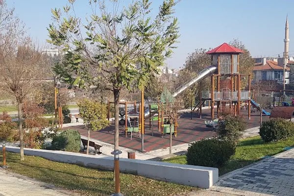 sabri uğur parkı ve millet kıraathanesi - Resim 9