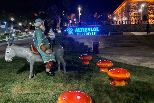 sabri uğur parkı ve millet kıraathanesi - Resim 15
