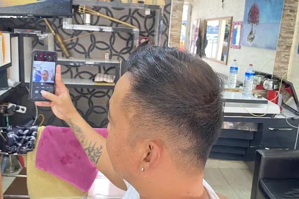 Coiffeur - Resim 12