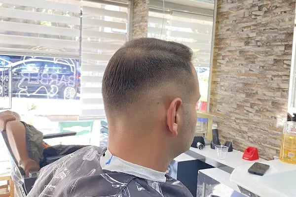 Coiffeur - Resim 11