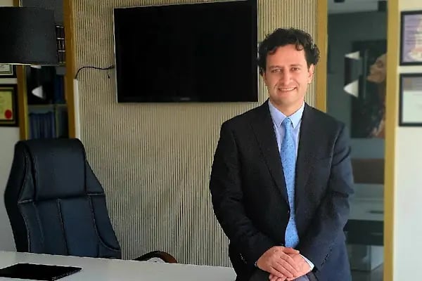 Prof.Dr.Mustafa DURĞUN Estetik Plastik ve Rekonstrüktif Cerrahi Uzmanı - Resim 12