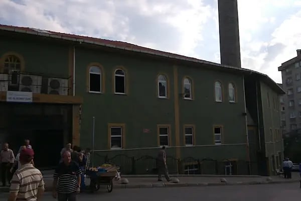 100. Yıl Merkez Camii - Resim 4