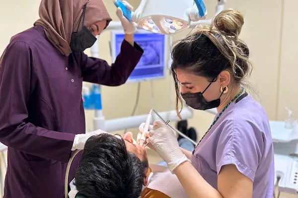 Özel Perge Aksu Ağız ve Diş Sağlığı Polikliniği - Resim 14