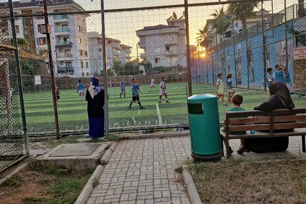 tosmur halı saha - Resim 13
