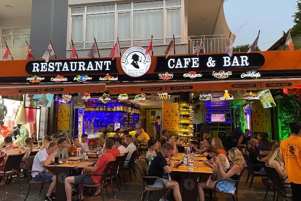 Sherlock Holmes Restaurant Cafe Bar Alanya Turkey - Resim 2