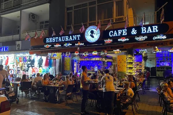 Sherlock Holmes Restaurant Cafe Bar Alanya Turkey - Resim 8