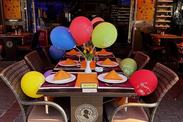 Sherlock Holmes Restaurant Cafe Bar Alanya Turkey - Resim 5