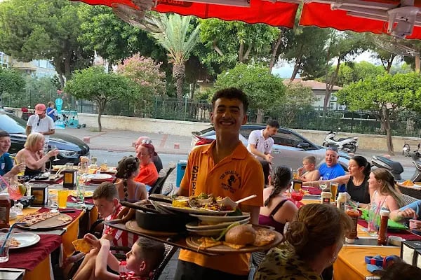 Sherlock Holmes Restaurant Cafe Bar Alanya Turkey - Resim 17
