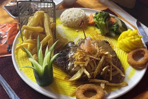 Sherlock Holmes Restaurant Cafe Bar Alanya Turkey - Resim 10