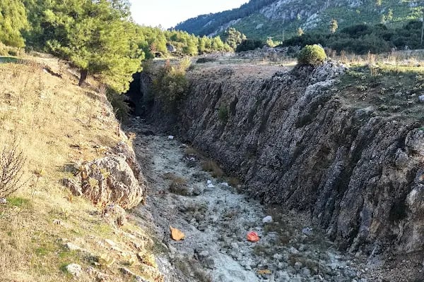 Selçuklu Mezarlığı - Resim 9