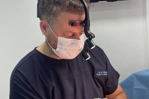 Op. Dr. Mustafa Öksüz Aydın Estetik ve Plastik Cerrahi ve Saç Ekim kliniği Botoks Dolgu - Resim 2