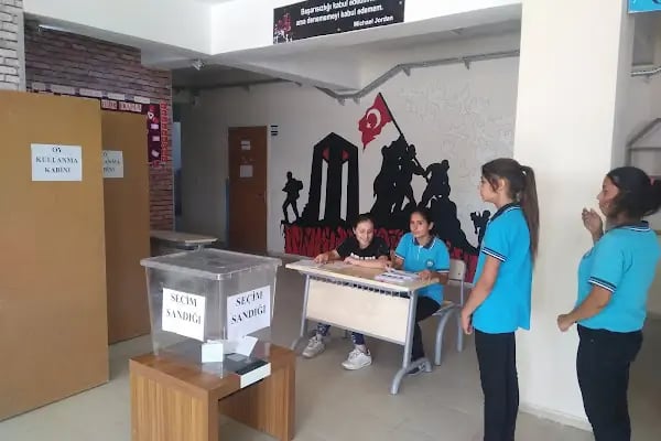 KAYMAKAM GÜRBÜZ KARAKUŞ ORTAOKULU - Resim 2