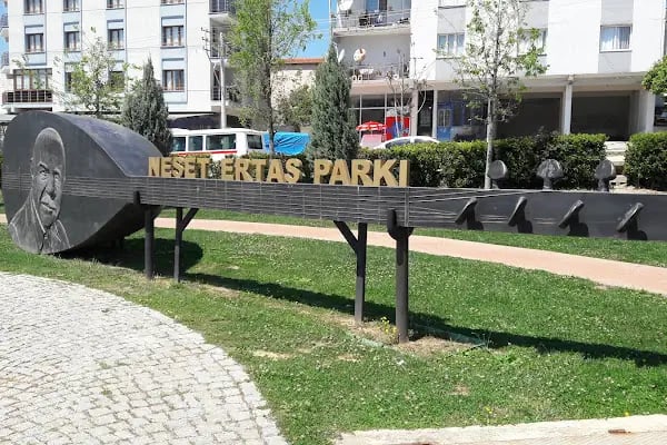 Neşet Ertaş Parkı - Resim 12
