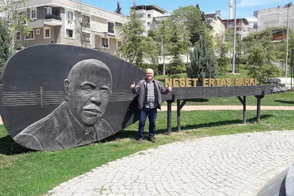 Neşet Ertaş Parkı - Resim 2