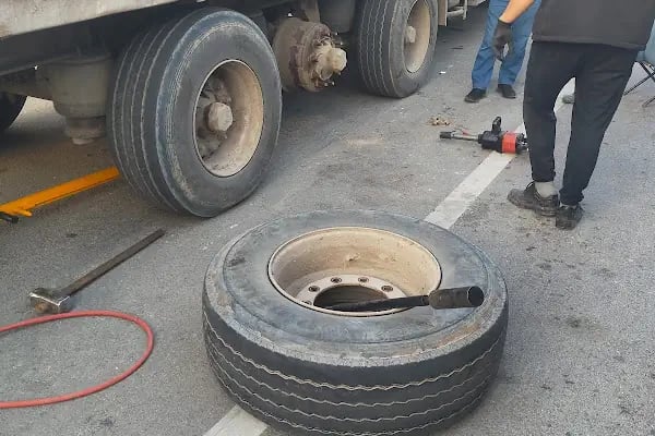 ESLAS OTO LASTİK YIKAMA Konuma en yakın lastikçi Mobil lastikçi nöbetçi lastikçi - Resim 11