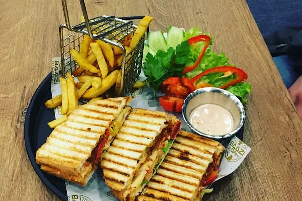 Baazi cafe - Resim 13
