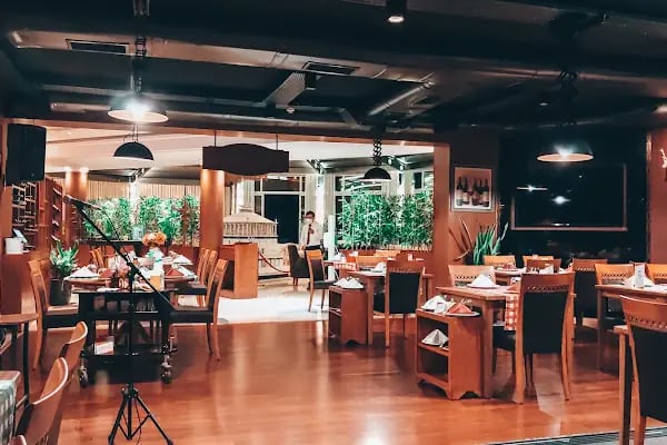 Dark Barrel Pub &amp; Bistro - Resim 20