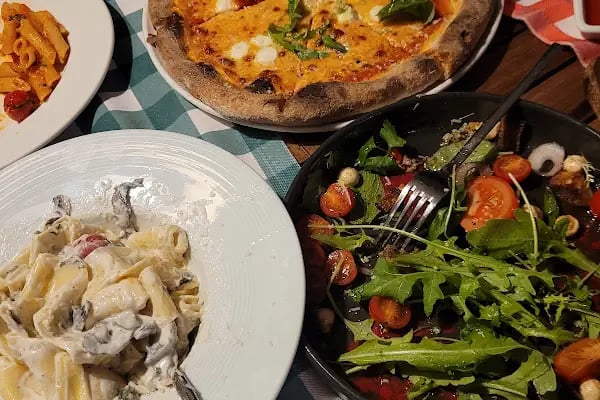 Dark Barrel Pub &amp; Bistro - Resim 11