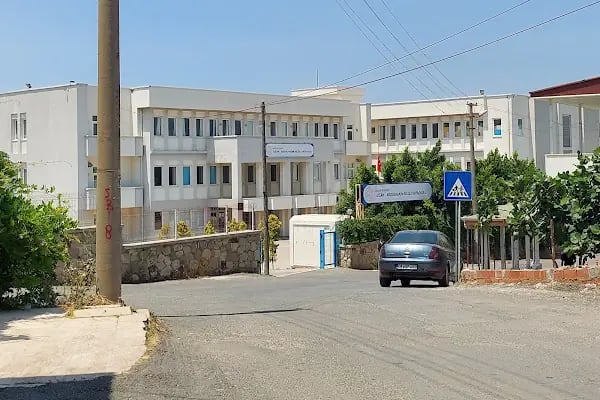 Suzan Abdulhakim Bilgili Ortaokulu - Resim 1