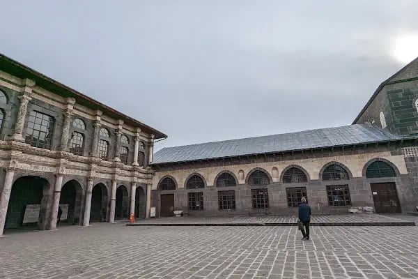 Sülüklü Han - Resim 13