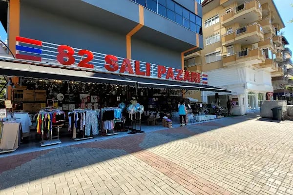 82 Sali Pazari - Resim 14