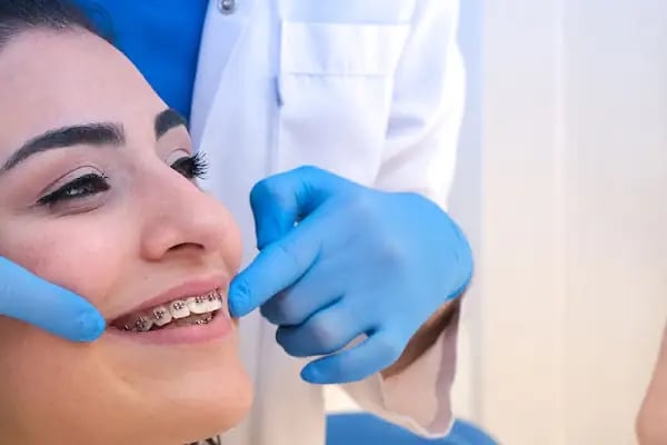 İzmir Dentalizm Ağız ve Diş Sağlığı Polikliniği, Diş Hekimliği - Resim 20