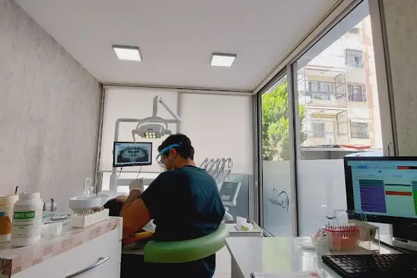 İzmir Dentalizm Ağız ve Diş Sağlığı Polikliniği, Diş Hekimliği - Resim 9