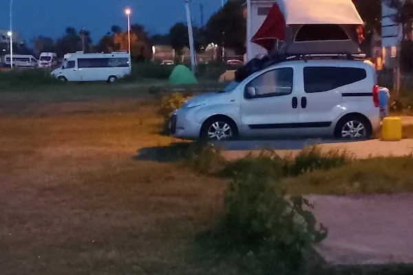 Karacabey Yeniköy Karavan ve Kamp Alanı - Resim 11