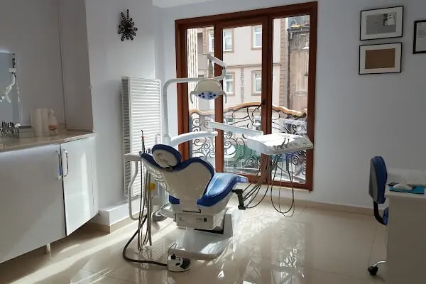 Özel ProfDent Kars Ağız ve Diş Sağlığı Polikliniği - Resim 1