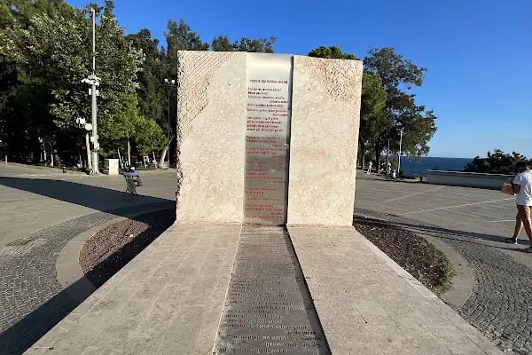 Karaaalioğlu Parkı Batı Seyir Terası - Resim 10