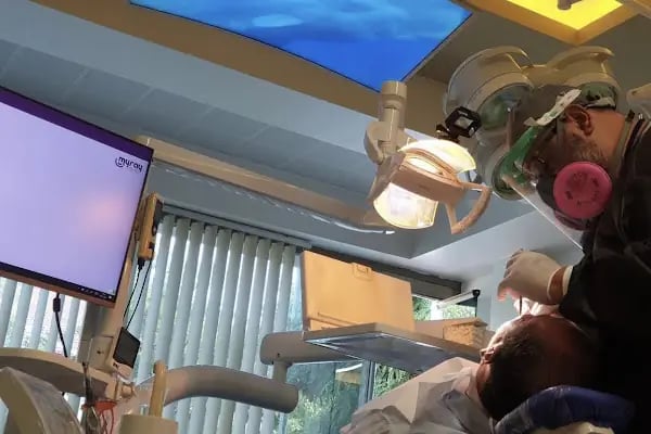 ÇENE CERRAHİSİ UZMANI DR KORHAN KÜÇÜK LAZER İMPLANT CERRAHİ UYGULAMA MERKEZİ - Resim 8