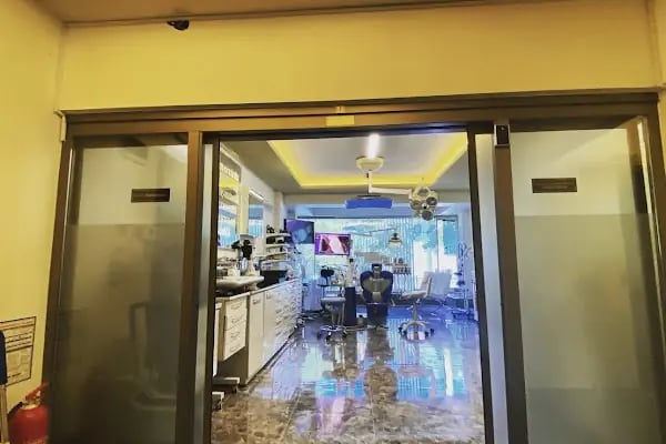 ÇENE CERRAHİSİ UZMANI DR KORHAN KÜÇÜK LAZER İMPLANT CERRAHİ UYGULAMA MERKEZİ - Resim 5